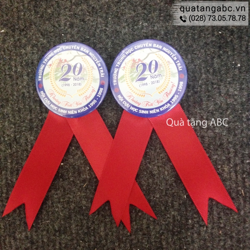 Những chiếc huy hiệu đẹp của trường trung học chuyên ban Nguyễn Trãi được sản xuất bởi INLOGO