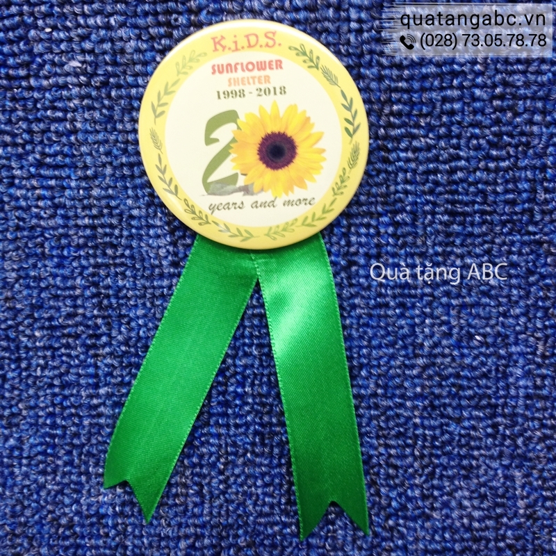 Những chiếc huy hiệu đẹp của nhà trẻ Sunflower được sản xuất bởi INLOGO