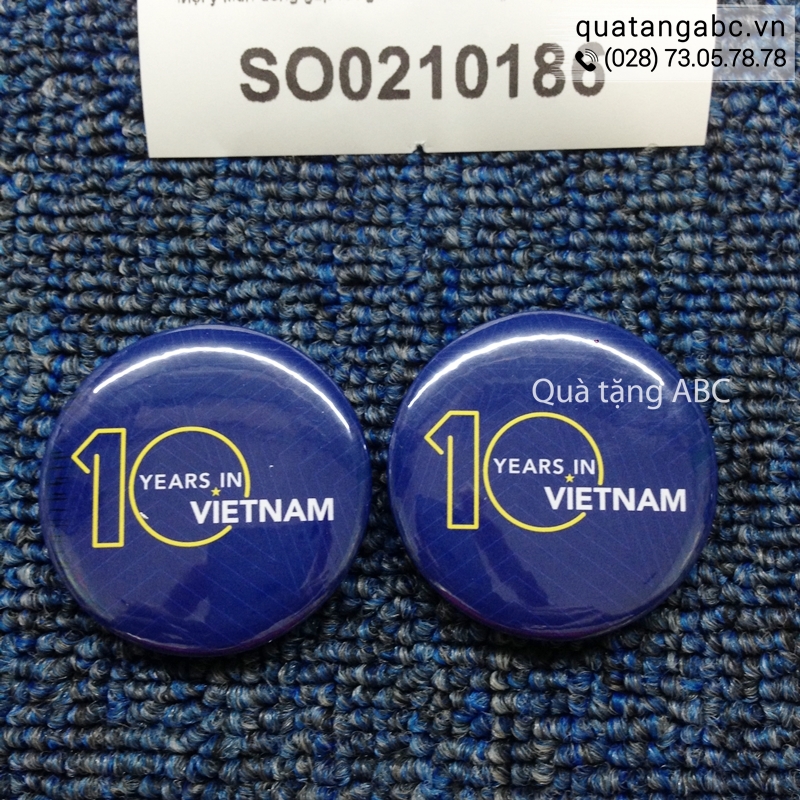 INLOGO in huy hiệu cho kỷ niệm 10 năm ở Việt Nam